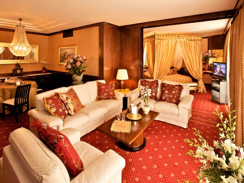 Ariston Hotel 4*